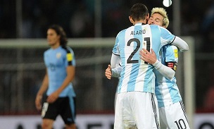 Lucas Alario Lionel Messi
