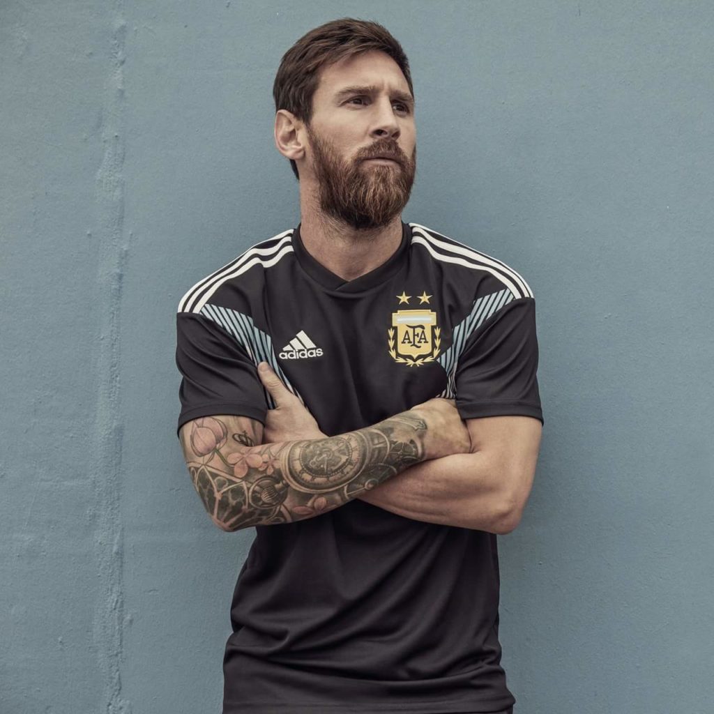 messi in black jersey